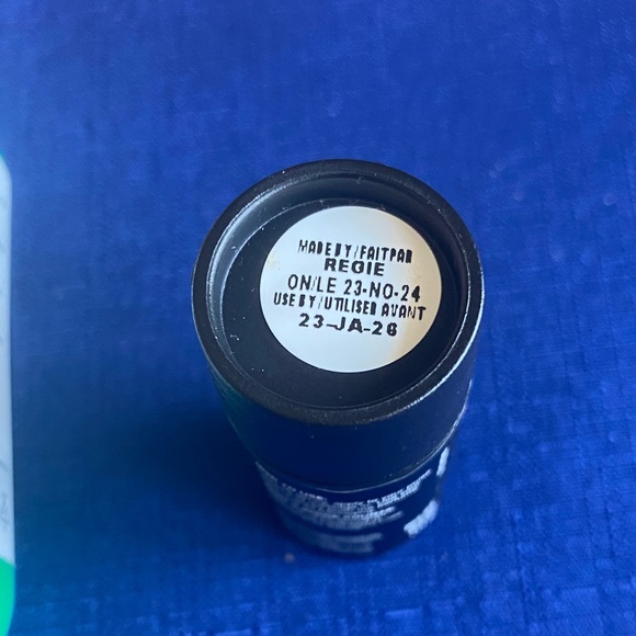 Lush Lord of Misrule Green Shower Gel and solid Perfume - Picture 3 of 6